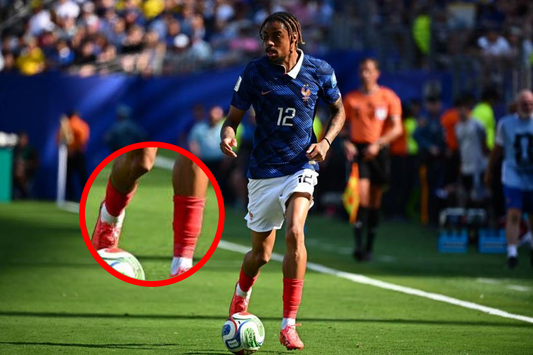 Pourquoi les joueurs jouent-ils avec les chaussettes baissées au maximum ? Coupe du Monde 2026