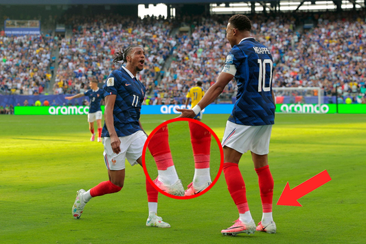 Pourquoi les joueurs coupent leurs chaussettes ? Coupe du Monde 2026
